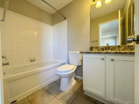 Bath - 21961 E Crestline Pl #P, Aurora, CO 80015 photo 3 of 3