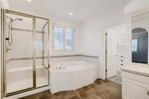 Bath - 20737 E Caley Pl, Aurora, CO 80016 photo 2 of 5
