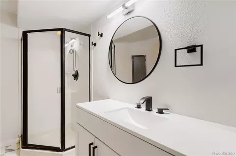 Bath - 20737 E Caley Pl, Aurora, CO 80016 photo 3 of 5