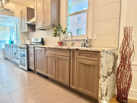 850 Steele St, Denver, CO 80206 photo 14