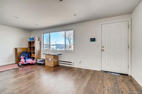 240 Dahlia St, Bennett, CO 80102 photo 4