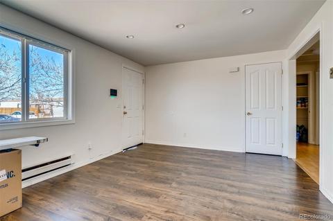240 Dahlia St, Bennett, CO 80102 photo 3