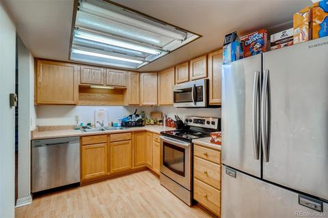 240 Dahlia St, Bennett, CO 80102 photo 6