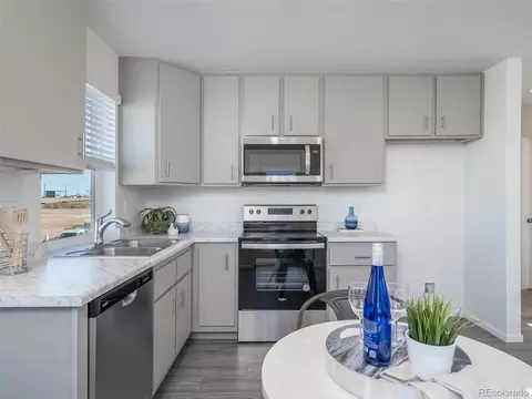 46522 Avery Ln, Bennett, CO 80102 photo 4