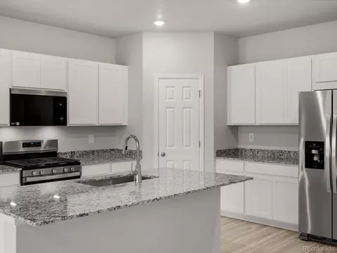 17598 E 90th Pl, Commerce City, CO 80022 photo 2