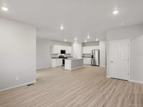 17598 E 90th Pl, Commerce City, CO 80022 photo 9