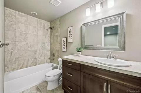 Bath - 23963 E Roxbury Pl, Aurora, CO 80016 photo 3 of 3