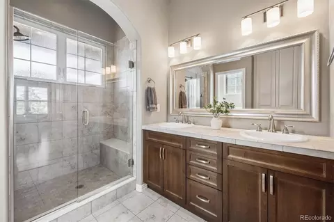 Bath - 23963 E Roxbury Pl, Aurora, CO 80016 photo 2 of 3