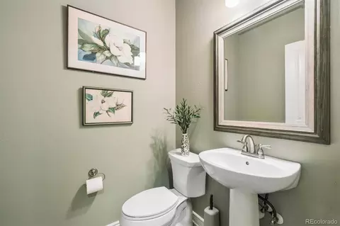 Bath - 23963 E Roxbury Pl, Aurora, CO 80016 photo 1 of 3