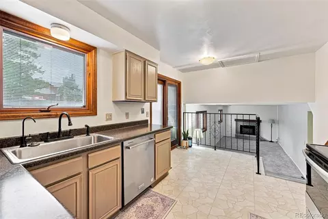 Kitchen - 18744 E Brown Pl, Aurora, CO 80013 photo 4 of 4