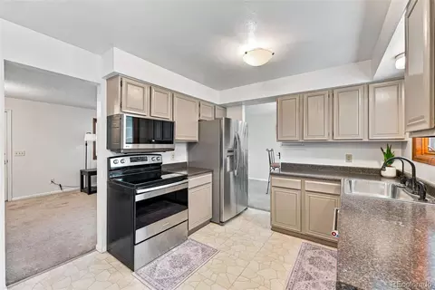 Kitchen - 18744 E Brown Pl, Aurora, CO 80013 photo 2 of 4