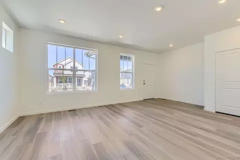 540 Aspen Ave, Bennett, CO 80102 photo 2