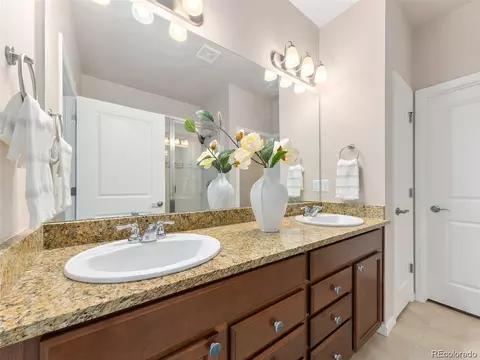 Bath - 15526 W 64th Loop #D, Arvada, CO 80007 photo 2 of 5