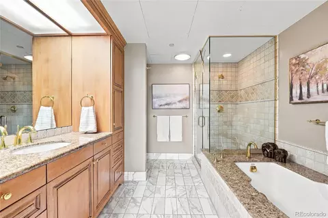 Bath - 400 E 3rd Ave #1203, Denver, CO 80203 photo 1 of 4