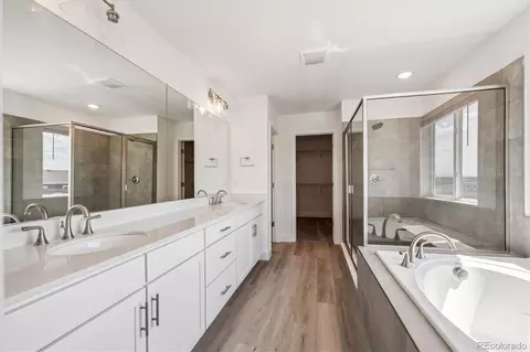 Bath - 7066 E 126th Pl, Thornton, CO 80602 photo 3 of 4