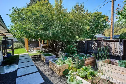 Exterior - 2700 E Bates Ave, Denver, CO 80210 photo 9 of 10