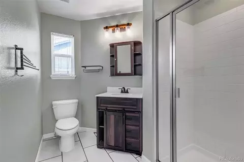 Bath - 25150 E Ottawa Dr, Aurora, CO 80016 photo 1 of 7
