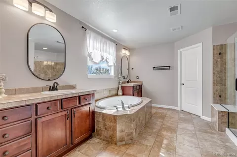 Bath - 25150 E Ottawa Dr, Aurora, CO 80016 photo 2 of 7