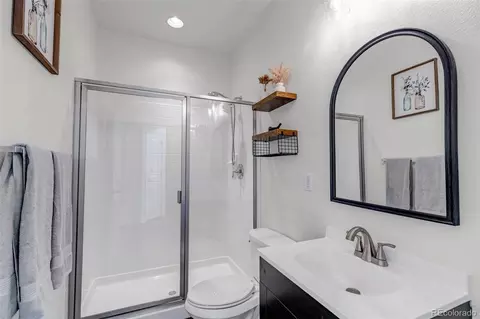 Bath - 25150 E Ottawa Dr, Aurora, CO 80016 photo 6 of 7