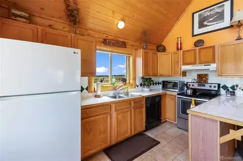 Kitchen - 42 Ridge Cir, Divide, CO 80814 photo 2 of 2