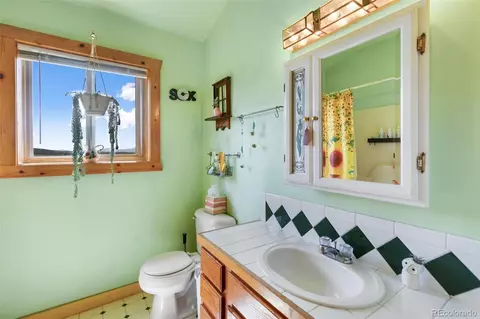 Bath - 42 Ridge Cir, Divide, CO 80814 photo 2 of 2