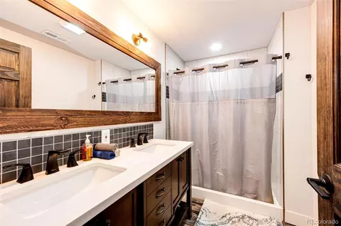 Bath - 1283 Eclipse St, Watkins, CO 80137 photo 4 of 4