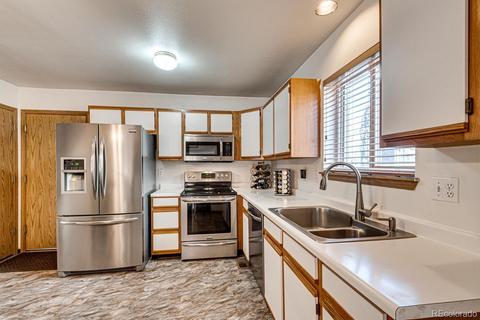 4934 Eagle St, Denver, CO 80239 photo 8