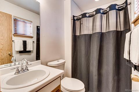 4934 Eagle St, Denver, CO 80239 photo 15