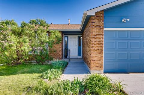 830 Centennial Dr, Bennett, CO 80102 photo 2