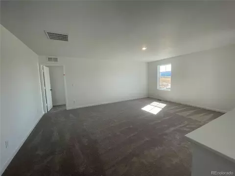 22057 E 39th Pl, Aurora, CO 80019 photo 9