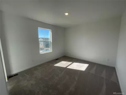 22057 E 39th Pl, Aurora, CO 80019 photo 11