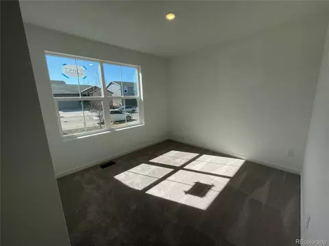 22057 E 39th Pl, Aurora, CO 80019 photo 2