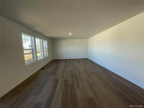 22057 E 39th Pl, Aurora, CO 80019 photo 4
