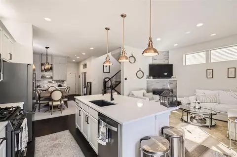 2572 Iola St, Aurora, CO 80010 photo 2