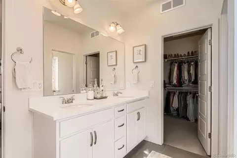 2572 Iola St, Aurora, CO 80010 photo 18