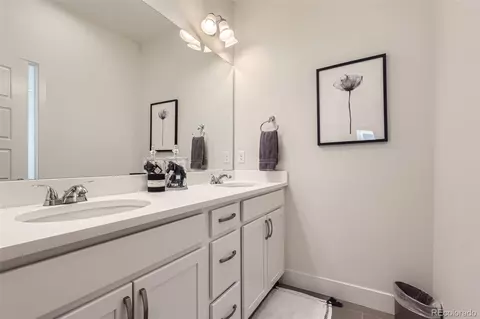2572 Iola St, Aurora, CO 80010 photo 22