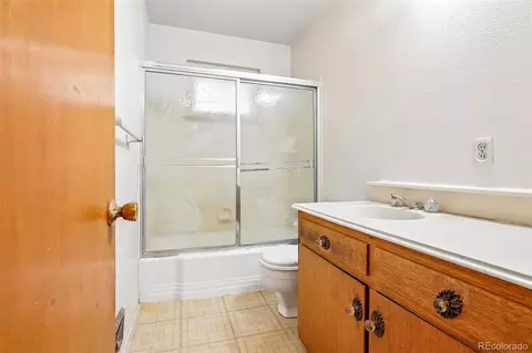 Bath - 6348 Ingalls St, Arvada, CO 80003 photo 1 of 2