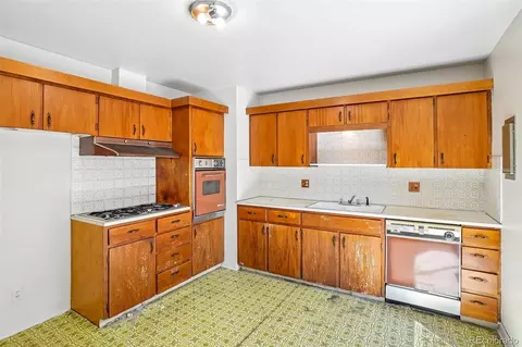 Kitchen - 6348 Ingalls St, Arvada, CO 80003 photo 4 of 4