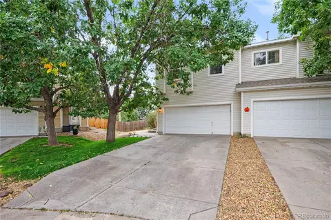 8090 S Kittredge Ct, Englewood, CO 80112