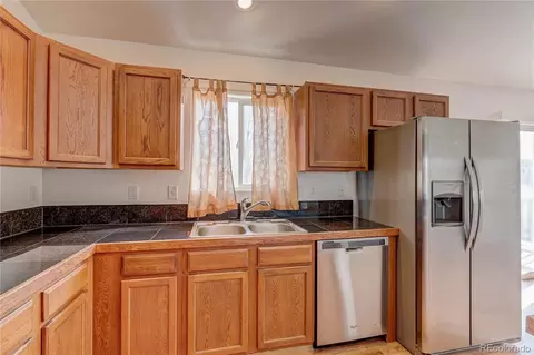 Kitchen - 2804 39th Ave, Greeley, CO 80634 photo 4 of 4