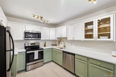 705 S Clinton St #9B, Denver, CO 80247