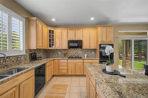 Kitchen - 7318 S Millbrook St, Aurora, CO 80016 photo 4 of 5