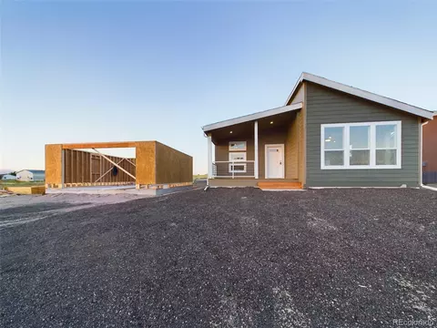 279 W Acorn Dr, Pueblo West, CO 81007