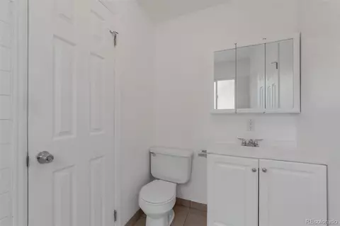 Bath - 11621 E Ada Pl, Aurora, CO 80012 photo 2 of 2