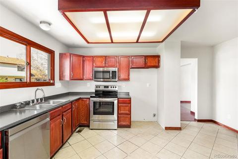17501 E Dickenson Pl, Aurora, CO 80013 photo 2