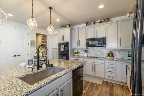 27851 E 9th Dr, Aurora, CO 80018 photo 5