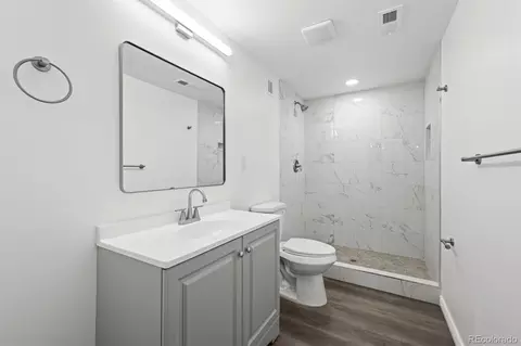 Bath - 11170 Cherry Cir, Thornton, CO 80233 photo 3 of 4