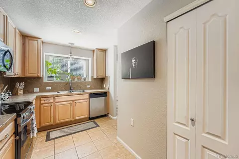 Kitchen - 18761 E 58th Ave #A, Denver, CO 80249 photo 3 of 4