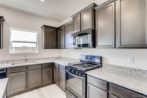47533 Clover Ave, Bennett, CO 80102 photo 9