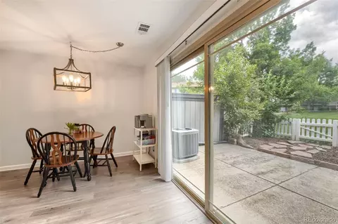 Dining - 790 W Moorhead Cir #E, Boulder, CO 80305 photo 1 of 2
